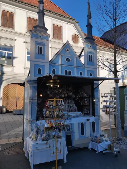 Kirche St. Xaver als Adventstand