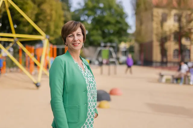 Annemarie Schlack, Geschäftsführerin von SOS-Kinderdorf, war zu Gast beim Ö1-Mittagsjournal. | Foto: Alexander Fuchs / SOS-Kinderdorf