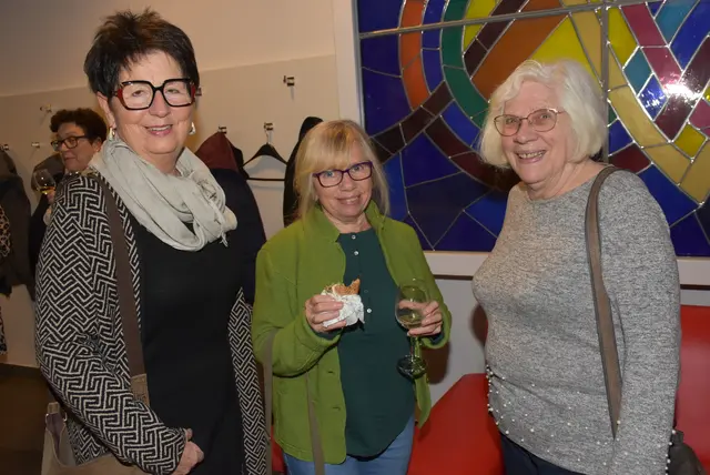 Die Cellistin und Singer-Songwriterin Marie Spaemann und der Akkordeonist Christian Bakanic waren zu Gast beim Kulturverein Waldhausen. Die Besucher waren begeistert.  | Foto: Zinterhof