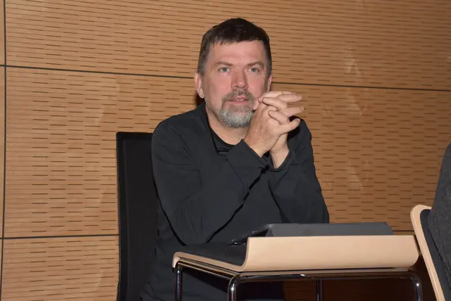 Die Cellistin und Singer-Songwriterin Marie Spaemann und der Akkordeonist Christian Bakanic waren zu Gast beim Kulturverein Waldhausen. Die Besucher waren begeistert.  | Foto: Zinterhof