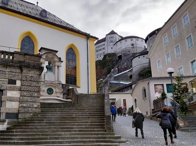 Auch mit der Bahn kommt zur Festung  | Foto: H.Bachinger