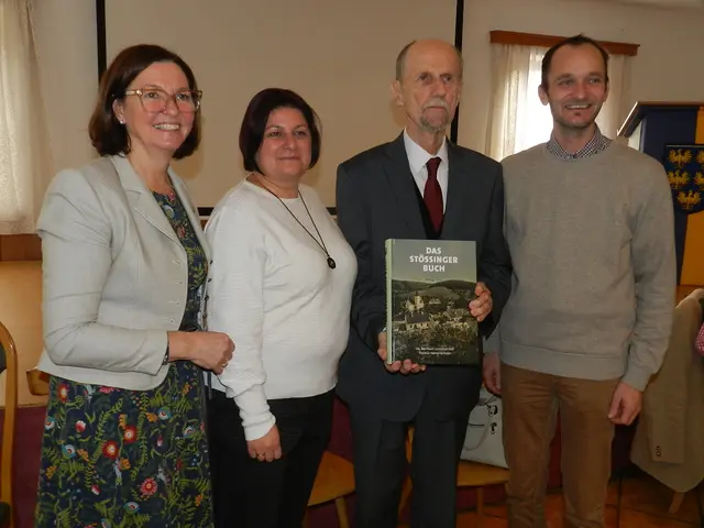 LAgg Doris Schmidl,Anita Mayerhofer, DrBerhard Gamsjäger, Bgm Gerhard Berger aus Michelbach | Foto: Heribert Punz