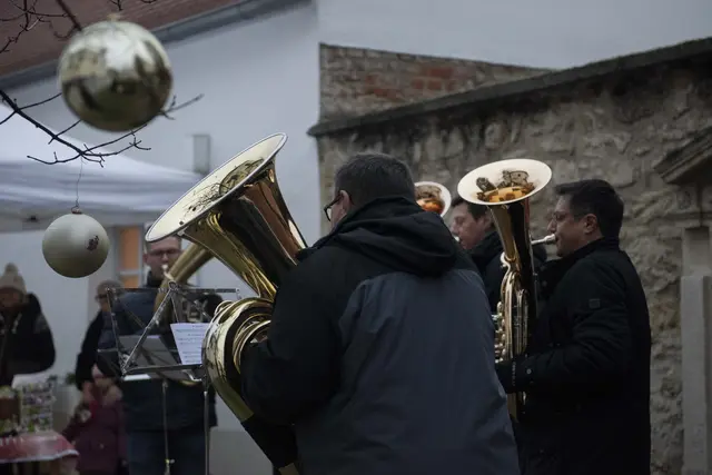 Die Musikerinnen und Musiker aus Oslip sorgten für die musikalische Untermalung.  | Foto: Sophia Braun