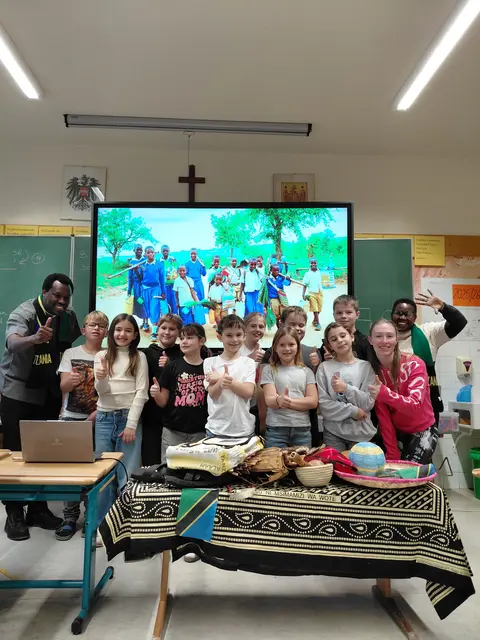 Schülerinnen und Schüler in Draßmarkt. | Foto: Thaller Veronika