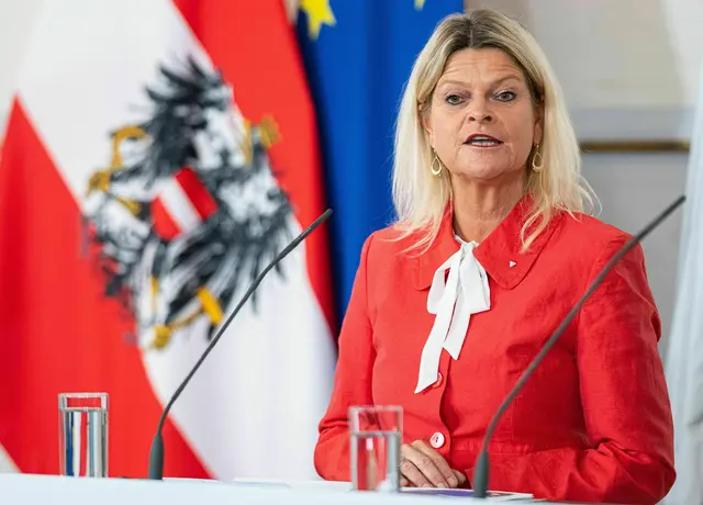 „Wir haben umgesetzt, was wir angekündigt haben. Die neuen Jettrainer verstärken unsere Luftstreitkräfte sehr wesentlich", betont Klaudia Tanner (ÖVP) über den Ankauf.  | Foto: Florian Schrötter/BKA