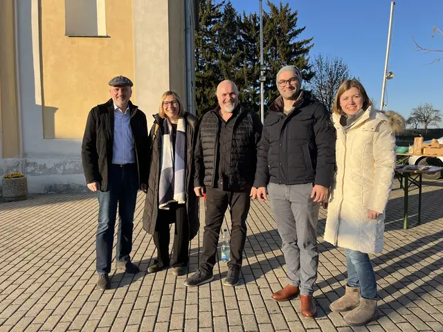 Aus der gesamten Umgebung kamen die Zuhörer | Foto: Gesa Buzanich