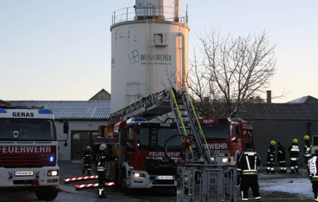 In Goggitsch brach in einem Sägespäne-Silo ein Brand aus, den die Feuerwehr bei ihrem Eintreffen sofort lokalisierte. | Foto: Andreas Kloiber / Feuerwehr