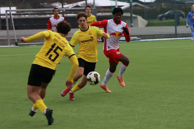 Schüler der BHAK/BHAS Bad Ischl beim Spiel gegen die U18 von Red Bull Salzburg | Foto: BHAK/BHAS Bad Ischl