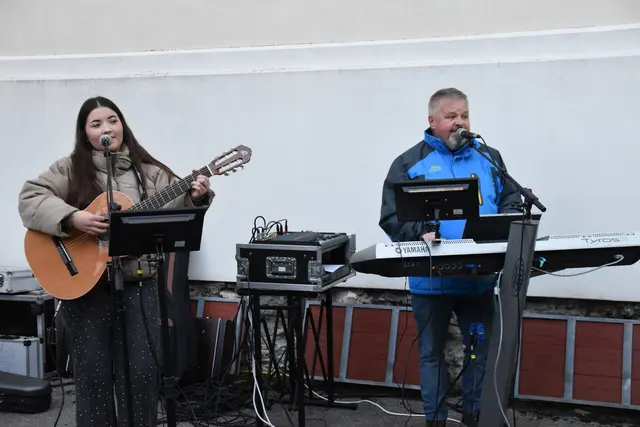 Theresa Portschy und Ernst Teveli machten musikalisch Stimmung. | Foto: MeinBezirk/Michael Strini