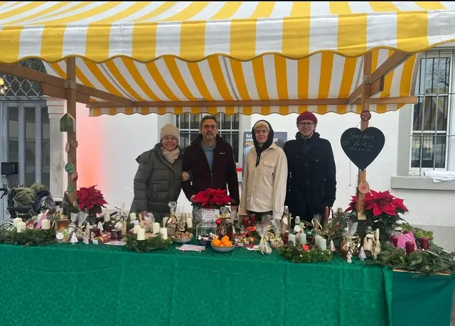 Adventmarkt Spenden Team