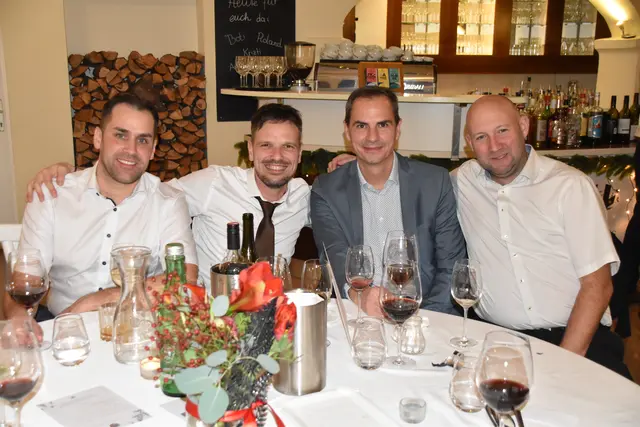 Der SV Hannersdorf lud zum Sportlerball auf den Hannersberg: Daniel Eggenreich, Thomas Brenner, Rainer-Josef Oswald-Ulreich und Jürgen Konrad | Foto: Michael Strini