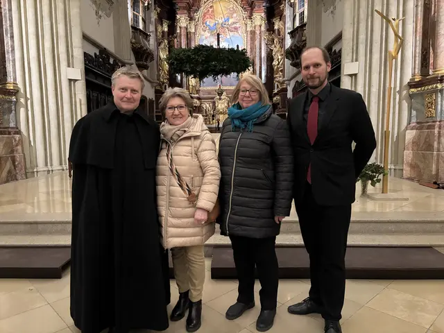 Pater Michael Weiss, Erika Buchinger, Elisabeth Inschlag und Florian Wolf. | Foto: Schauer