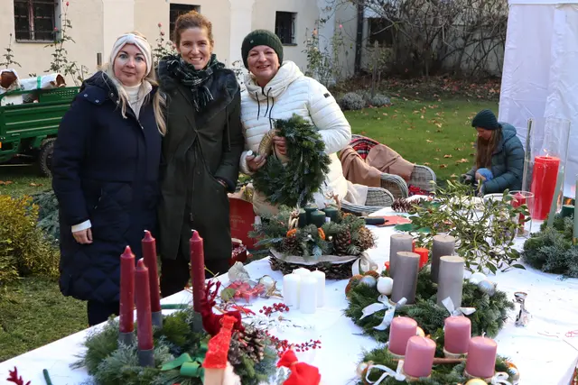 Eltern betreuten den Stand des Elternvereins der Volksschule Marhof | Foto: Gerhard Langmann