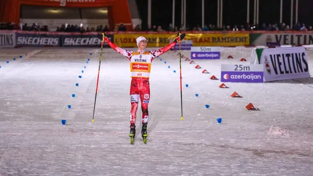 Johannes Lamparter jubelte in Ruka über seinen Sieg zum Weltcupauftakt. | Foto: Ski Austria/Derganc