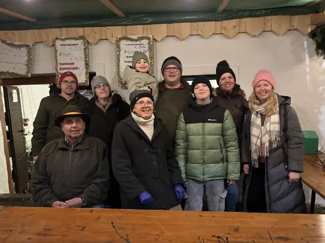 Glühweinstand der Familie Satzinger - vom Opa bis zum Enkerl, alle packen mit an. | Foto: Alexandra Goll
