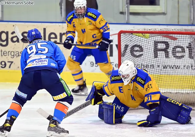 Enges Duell zwischen den Rhinos Althofen und Meister Steindorf - am Ende siegten die Rhinos mit 7:6 und stürmten so an die Spitze. | Foto: Hermann Sobe