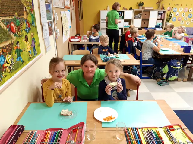 Bäuerin Claudia Auer mit den Kindern | Foto: Bäuerinnen Groß Gerungs
