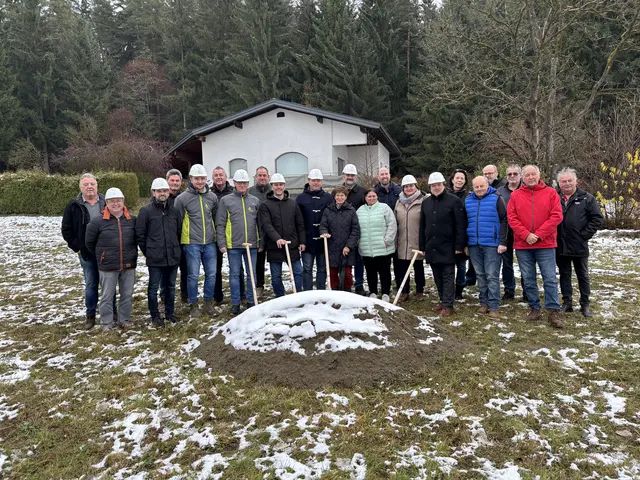 Am 21. November erfolgte in Bleiburg (in Einersdorf) der Spatenstich für die Baumaßnahmen für den Hochwasserschutz am Dreschbach. | Foto: MeinBezirk/Robert Glinik