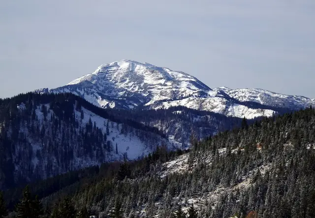 Der Dürrenstein ist knallweiß.