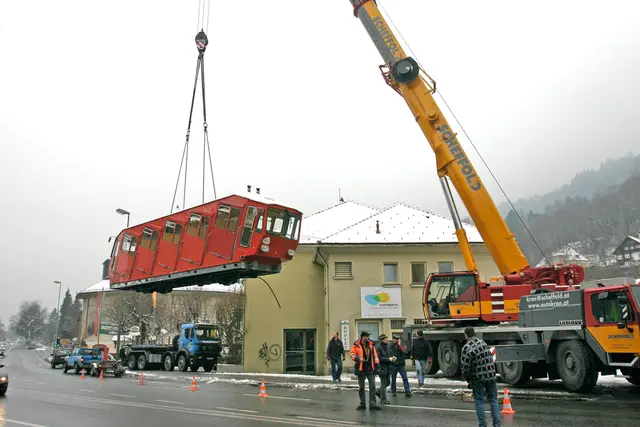 Abschied von der "alten" Hungerburgbahn vor 20 Jahren. | Foto: Anton Thaler