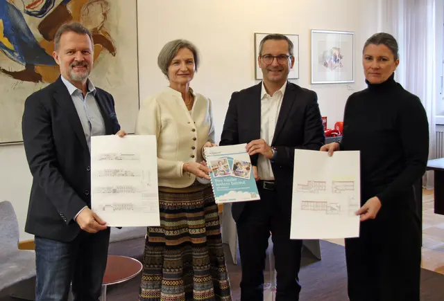 Stadtrat Franz Petritz, Thomas Valent (Leiter Abt. Bildung), Sabine Tauschitz-Sickl (interimistische Leiterin der Abteilung Kindergärten und Horte) sowie Projektleiterin Erika Jäger (Abteilung Facility Management der Stadt Klagenfurt). | Foto: StadtKommunikation