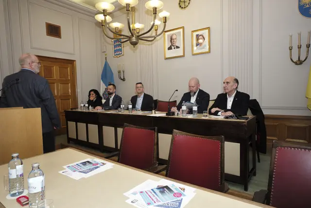 Nicht beschlussfähig. | Foto: Santrucek