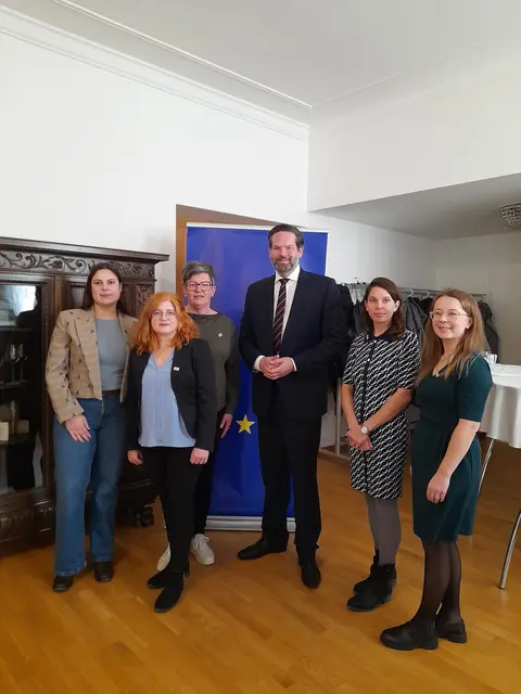 Milica Ivovič (Ministerium f. Regionalentwicklung Slowakei), Sylvia Hysek und Christine Schneider (NÖ.Regional), Lukas Mandl, MEP (Vorsitzender des RLA KPF SKAT), Katarina Schlosser und Ludmila Glembova (NÖ.Regional) | Foto: Nö.Regional