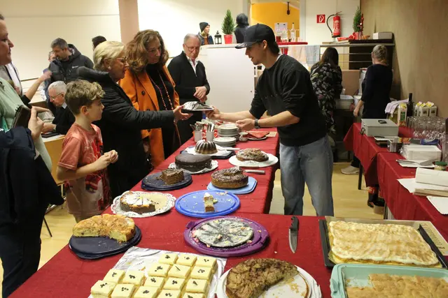 Die Besucher wurden mit Speis und Trank versorgt.