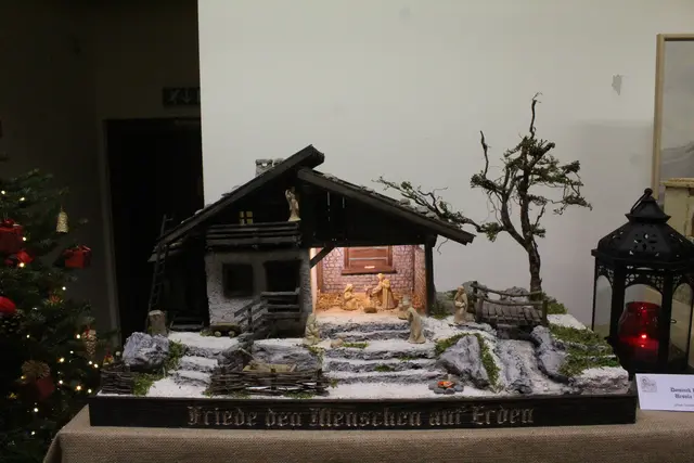 Jede Krippe, die im Verein entsteht, ist ein Unikat und wird nach den Vorstellungen und Wünschen der jeweiligen Krippenbauer gefertigt. 