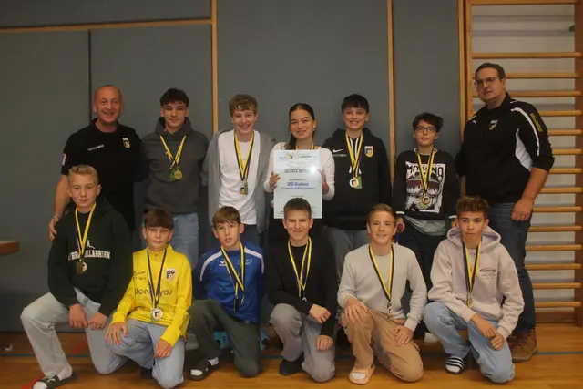 Die U 13 der SPG Grabern/Wullersdorf erhielt Medaillen für den Meisterschaftsgewinn. | Foto: arbes