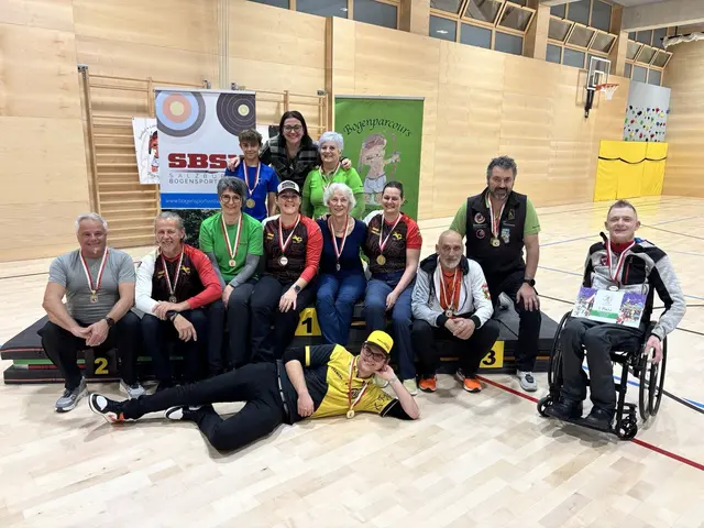 Goldene Salzburger Bogenschütz:innen mit der stolzen Präsidentin (hinten Mitte) | Foto: Oliver Monod-Roider