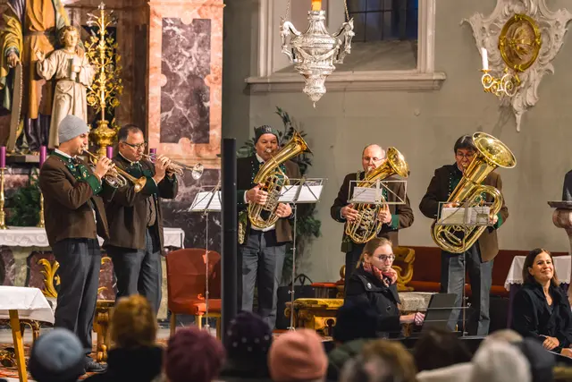 Die Neustifter Weisenbläser: Harald Margreiter, Hubert Schönherr, Christian Neunhäuserer, Helmut Haas und Herbert Schönherr.  | Foto: Pernsteiner