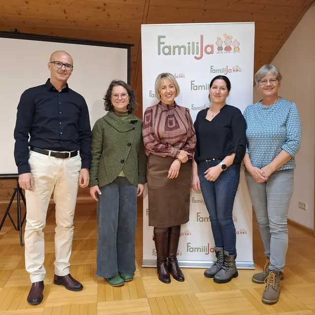 v.l.: Günther Jesacher, Maria Radziwon, Elisabeth Kuntner, Barbara Kosian und Isabella Reiter | Foto: FamiliJa