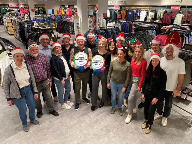 Die Innenstadtinitiative „Unsere Innenstadt hat’s“ lädt zu zu den Adventfenstern in Feldbach ein. | Foto: Roman Schmidt