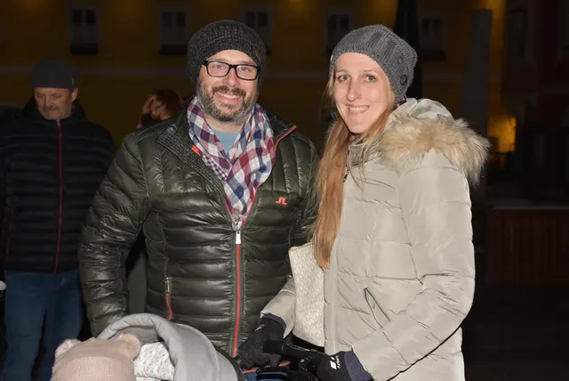 Einen einzigartigen, musikalischen  Adventkalender organisiert Markus Pöcksteiner aus Sarmingstein am Greiner Hauptplatz. Gestartet wurde am 1. Dezember mit Ensembles der Stadtkapelle Grein.  | Foto: Zinterhof