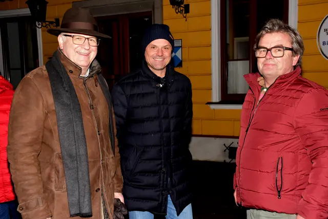 Einen einzigartigen, musikalischen  Adventkalender organisiert Markus Pöcksteiner aus Sarmingstein am Greiner Hauptplatz. Gestartet wurde am 1. Dezember mit Ensembles der Stadtkapelle Grein.  | Foto: Zinterhof