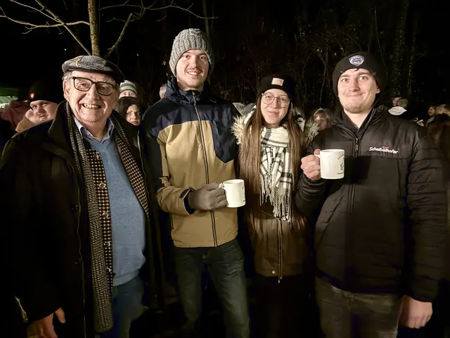 Ehrenpräsident Werner Daim im Getummel mit der Jugend. | Foto: Alexandra Goll