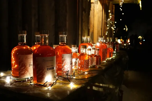 Verschiedenste Produkte wurden auch bei Dunkelheit perfekt in Szene gesetzt. | Foto: MeinBezirk/Michael Blinzer