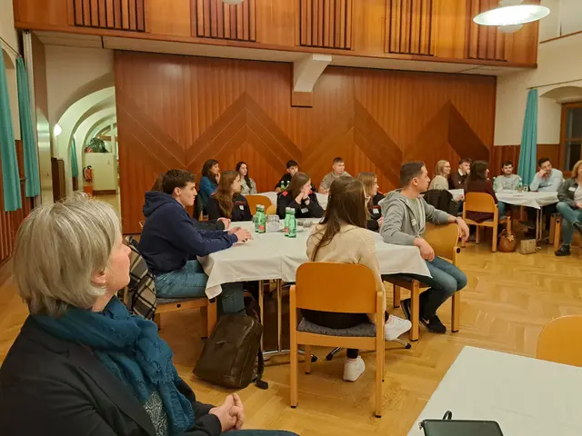 Jugendliche aus Weiz waren bei der Pfarre, um einmal anders zu denken und anders zu diskutieren. | Foto: Christoph Doppelreiter