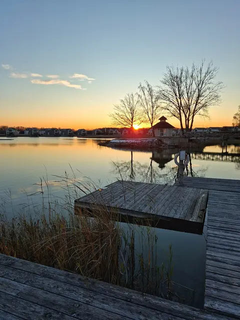 Spruch des Tages!

Das Leben ist am schönsten,wenn es
einen zu Ruhe kommen lässt.

BILD @renatahfotografie 
Vila Vita Pamhagen
November 2025