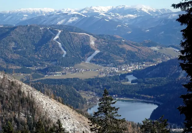 Herrlicher Blick ins Mariazeller Land mit dem Erlaufsee