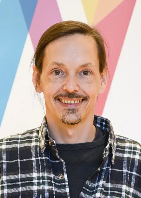 Der parteilose Welser Gemeinderat Ralf Drack holt zum Rundumschlag gegen die Welser Grünen aus. | Foto: Stadt Wels