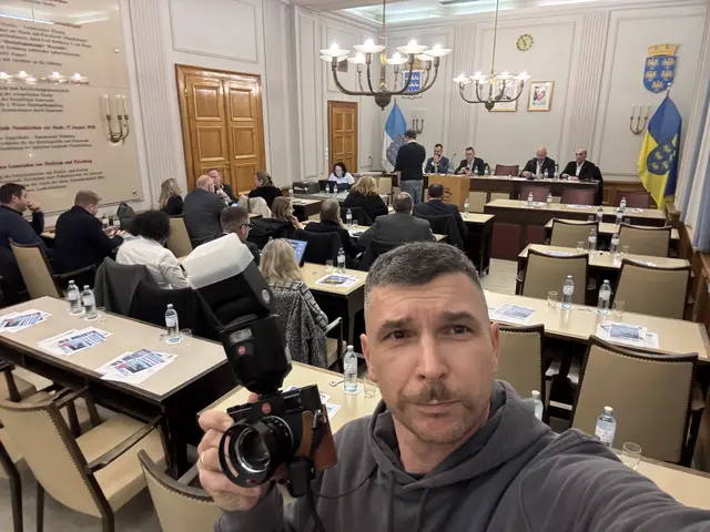 MeinBezirk verfolgte die Sitzung, die wenige Minuten nach 18 Uhr schon wieder vorbei war. | Foto: Santrucek