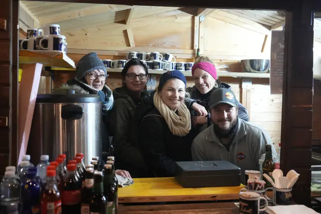 Die H&amp;H Würstelbar hat die Besucher bestens verwöhnt. | Foto: Marco Huber/zema-medien.de