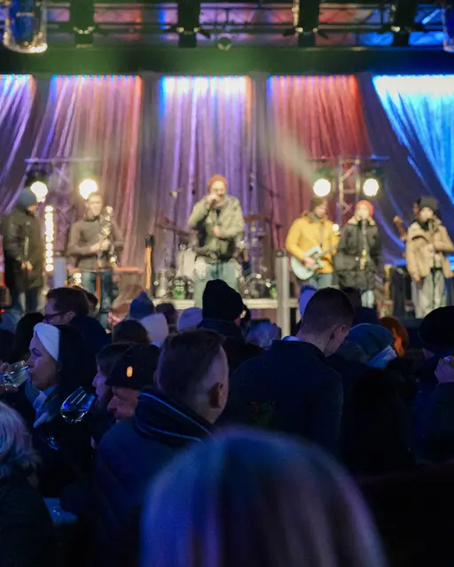 Tschebberwooky eröffneten den Kapfenberger Weihnachtsmarkt am vergangenen Freitag. | Foto: Stadt Kapfenberg