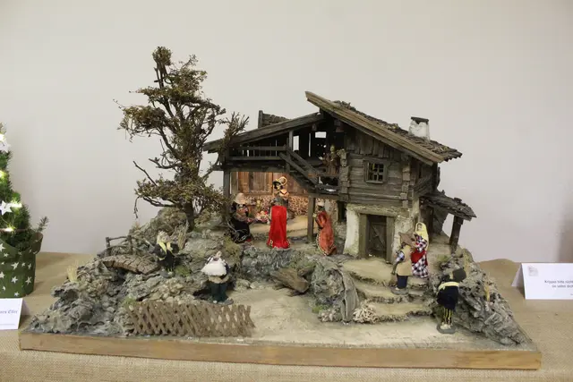 Jede Krippe, die im Verein entsteht, ist ein Unikat und wird nach den Vorstellungen und Wünschen der jeweiligen Krippenbauer gefertigt. 