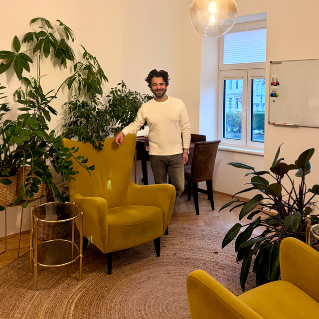 Karsan Ameen ist Klinischer Psychologe mit Spezialisierung auf Zwangsstörungen (OCD) und Angststörungen. Er hat sein eigenes Zentrum eröffnet. | Foto: Karsan Ameen