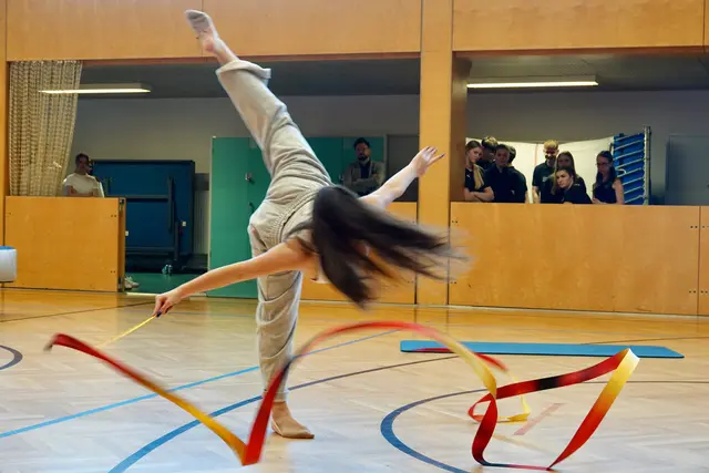 Lisa übt seit dem dritten Lebensjahr rythmische Gymnastik aus. Ihre Kür hielt allen den Atem an. | Foto: Bernhard Kerezsi