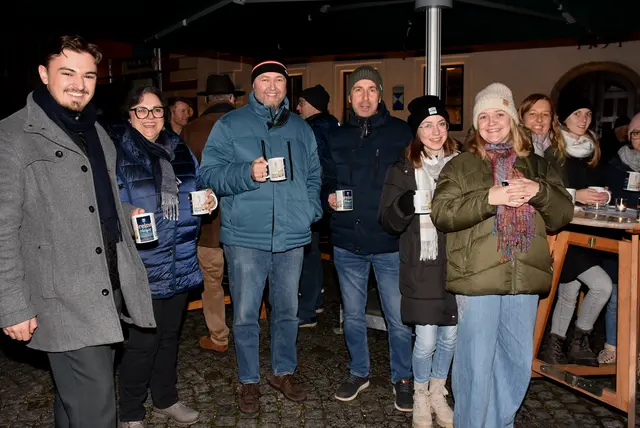 Einen einzigartigen, musikalischen  Adventkalender organisiert Markus Pöcksteiner aus Sarmingstein am Greiner Hauptplatz. Gestartet wurde am 1. Dezember mit Ensembles der Stadtkapelle Grein.  | Foto: Zinterhof