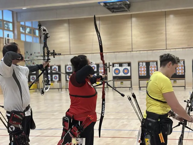 Recurve und Compound | Foto: Oliver Monod-Roider